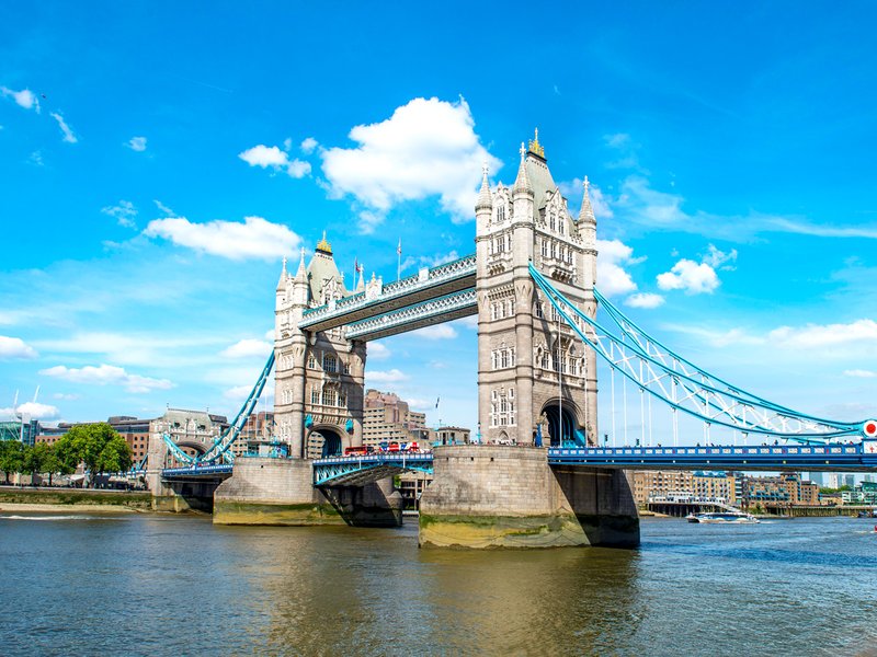 Gamers' Appetites for Immersive Experiences are Redefining Virtual Reality Hubs in United Kingdom